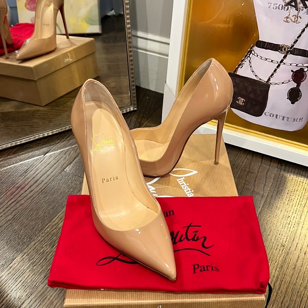 Authentic Louboutin So Kate Patent in nude 👠